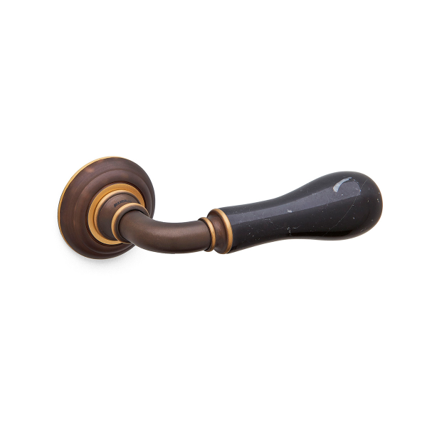Türgriff auf Rosette Naxos 8011R satinbronze